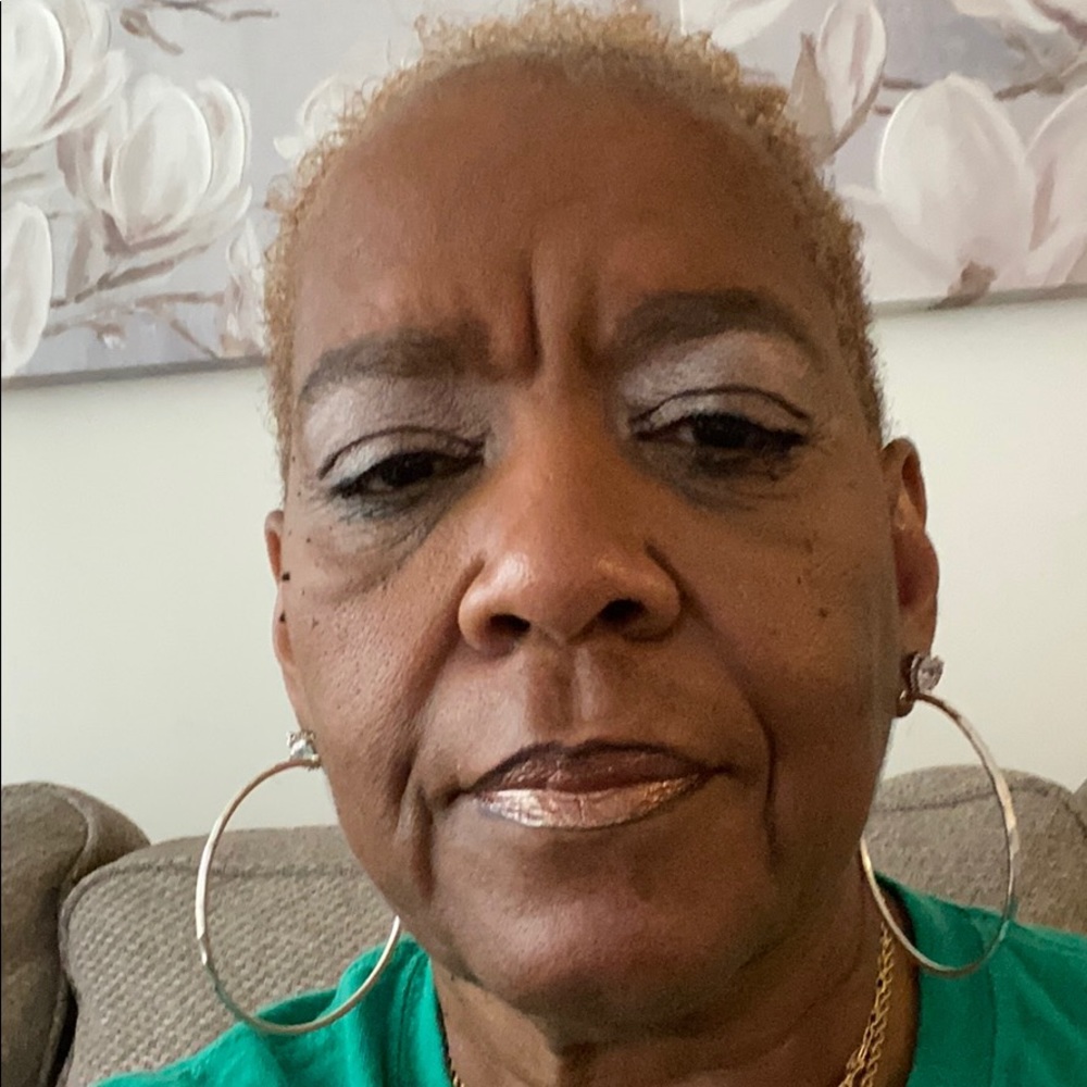 Meet your Posher, Brenda